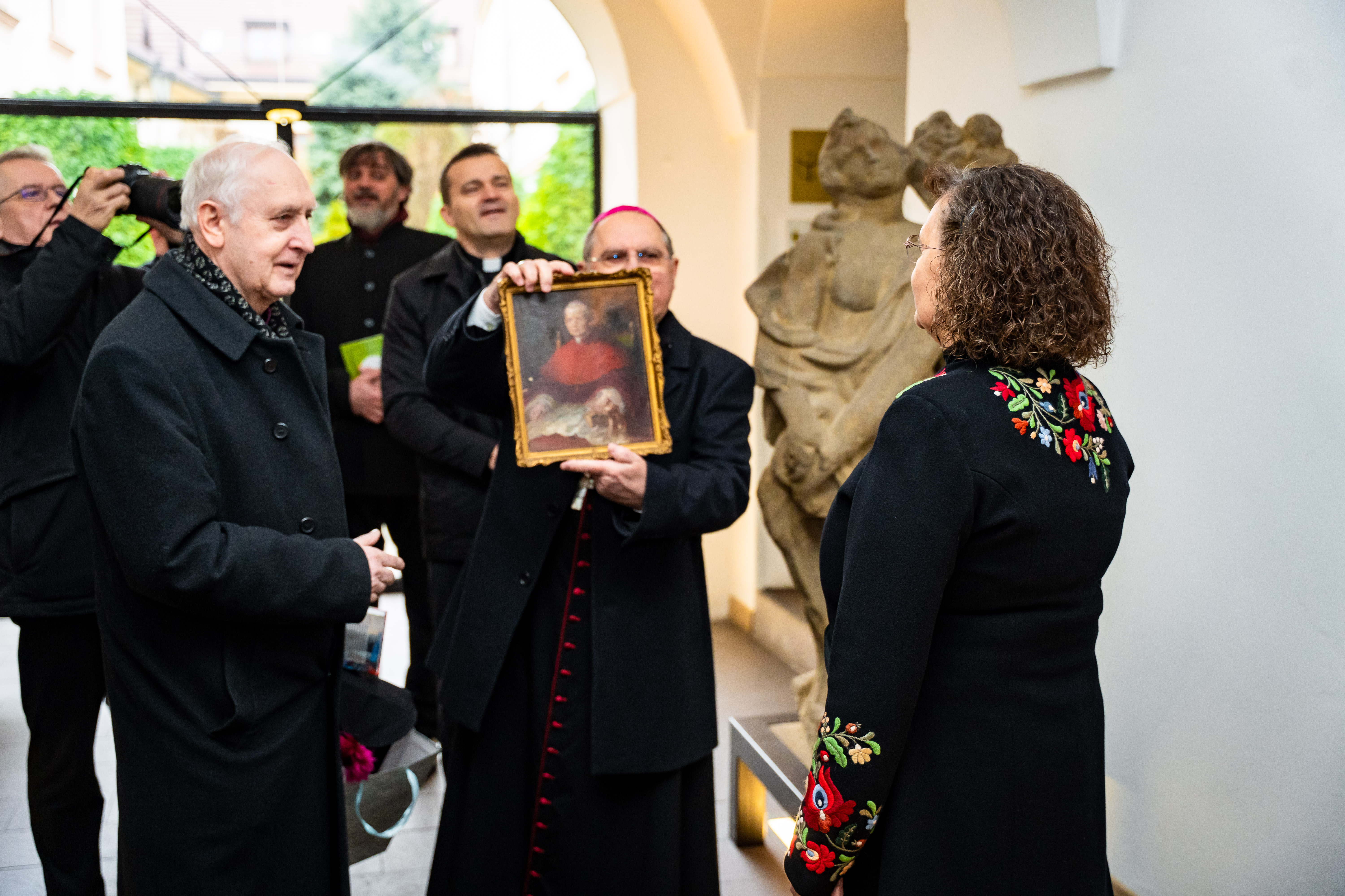 Slavnostne odhalenie pamatnej tabule na pocest kosickeho biskupa Augustina Fischer-Colbrieho-29